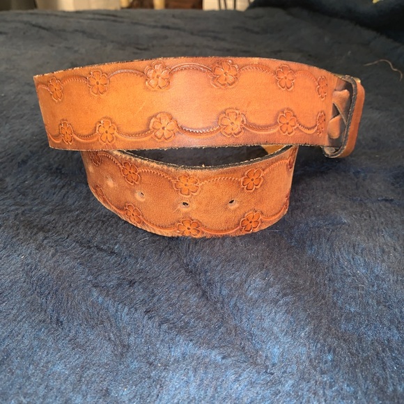 VINTAGE HANDMADE 70’s 2” WIDE TOOLED BURNISHED LEATHER BELT BOHO WESTERN HIPPIE - Picture 4 of 14